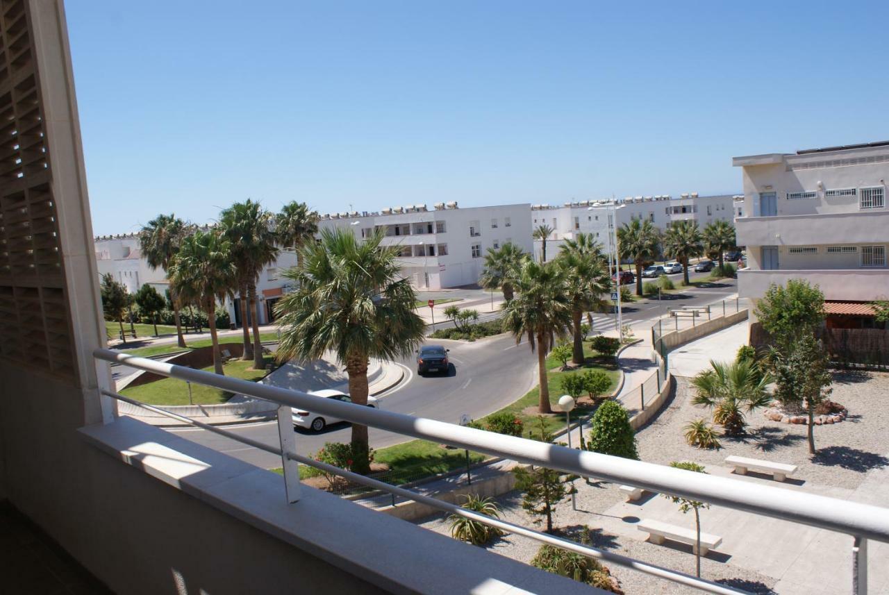 Golf Y Playa Junto Al Cabo De Gata *