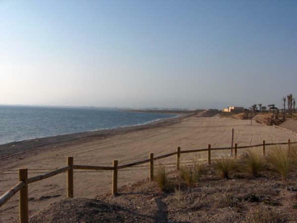 Golf Y Playa Junto Al Cabo De Gata Almería